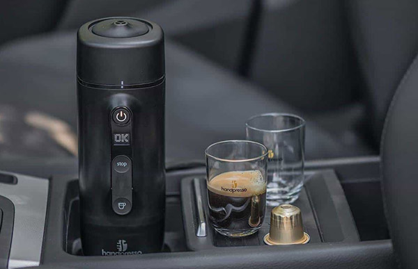 Sélection de la meilleure machine à café portable ou cafetière de voyage -  Marie Claire