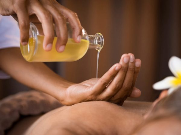Purespa Huile de Massage végétale parfumée - 100% Massage Naturelle Bio  relaxante et exotique (Fleur de Monoï, 1 Litre)